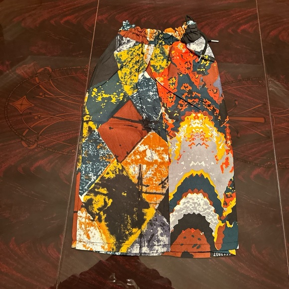 Vibrant Abstract Patterned Shorts - Picture 2 of 3